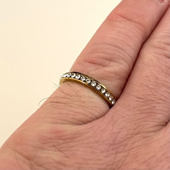 Gold Tone Ring with clear rhinestones, Size 6 Unisex - Picture 3 of 3